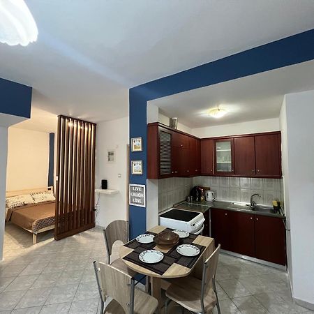 Dimitris Flat Apartment Неойе Епиватай Екстериор снимка