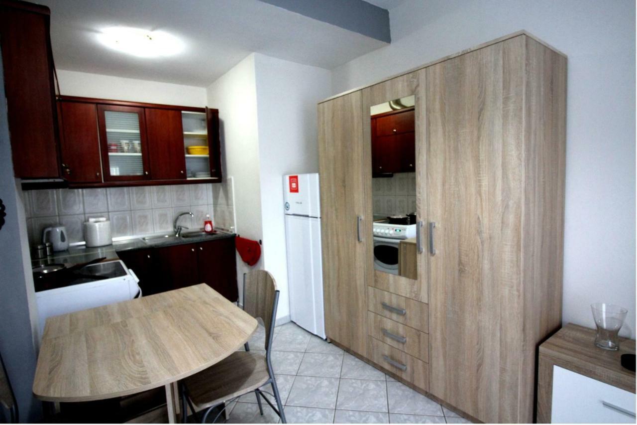 Dimitris Flat Apartment Неойе Епиватай Екстериор снимка