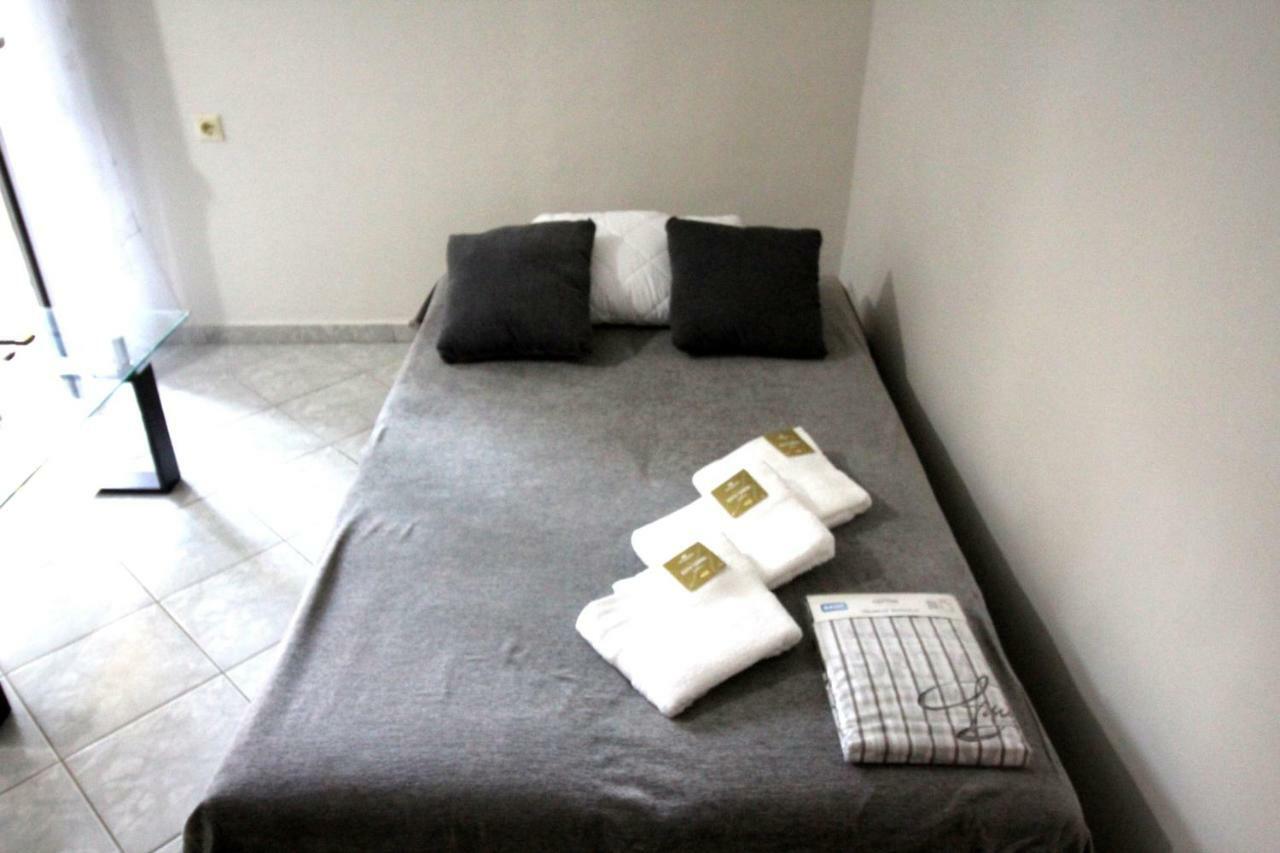 Dimitris Flat Apartment Неойе Епиватай Екстериор снимка